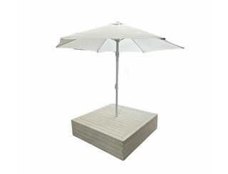 Pallet Lounge - White inc Umbrella