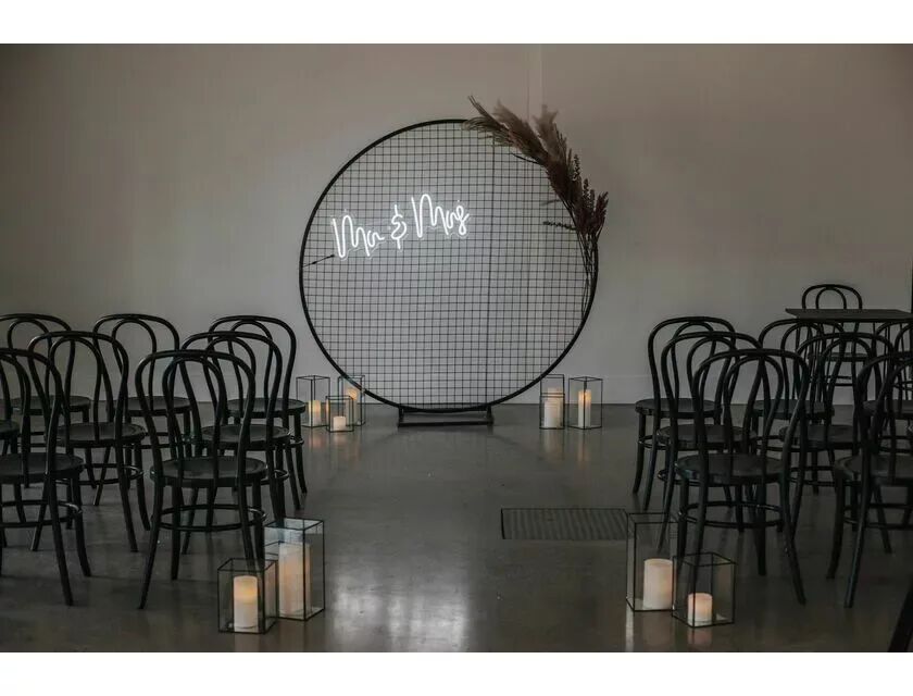 Mr & Mrs - Neon Sign - White