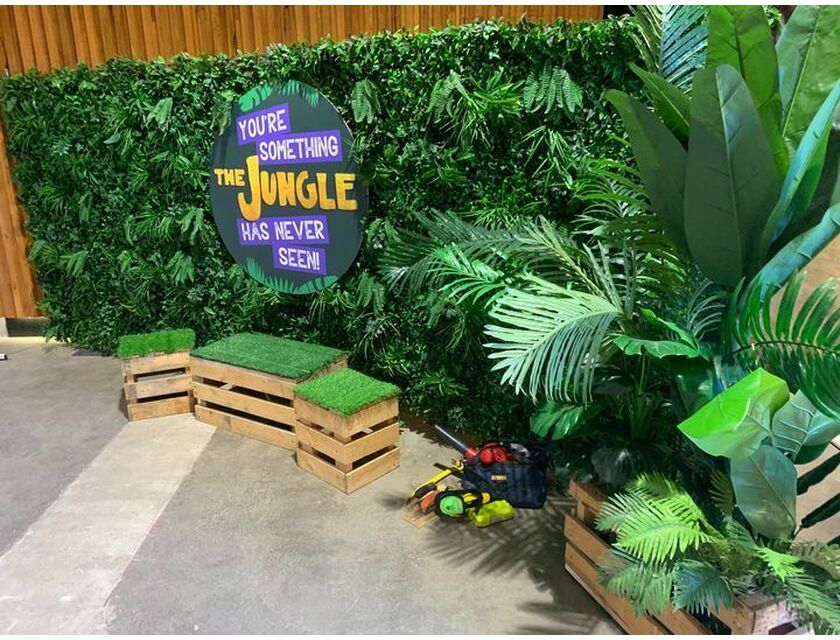 Jungle Wall -