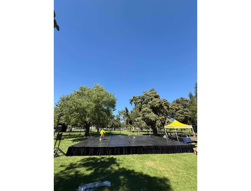 2m x 1m Stage Panel