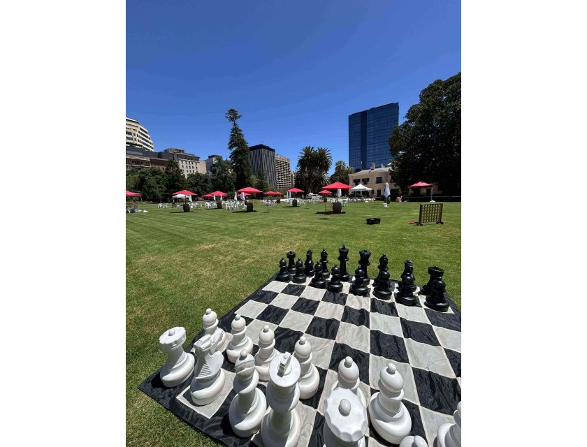 Giant Chess