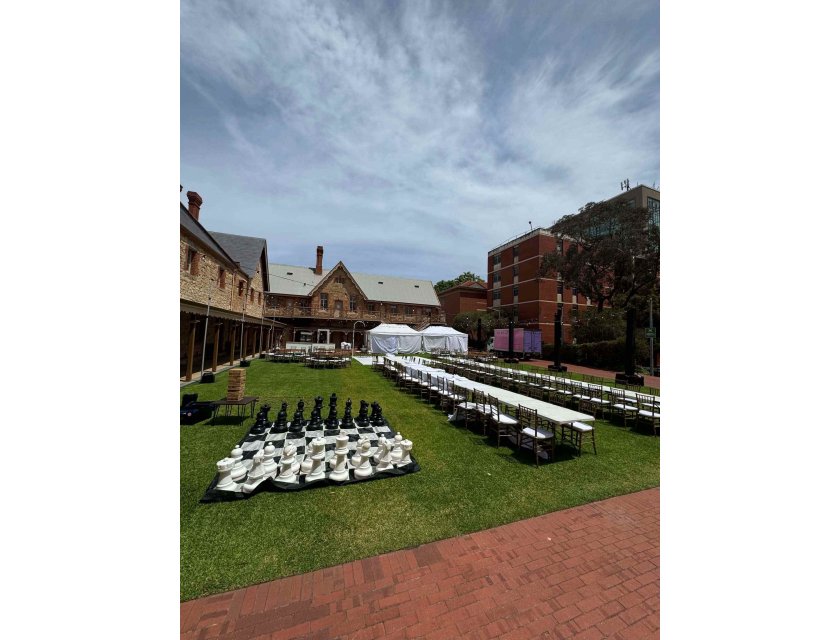 Giant Chess