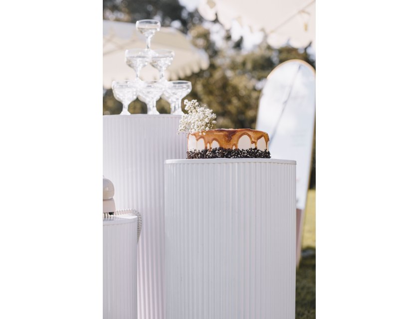 White Ripple Plinth Package