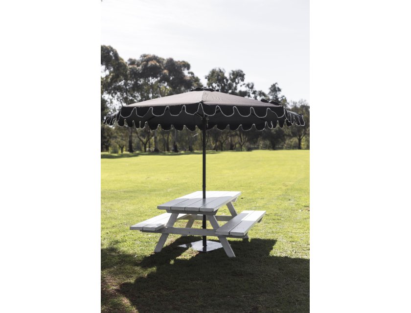 Scalloped Umbrella - Black