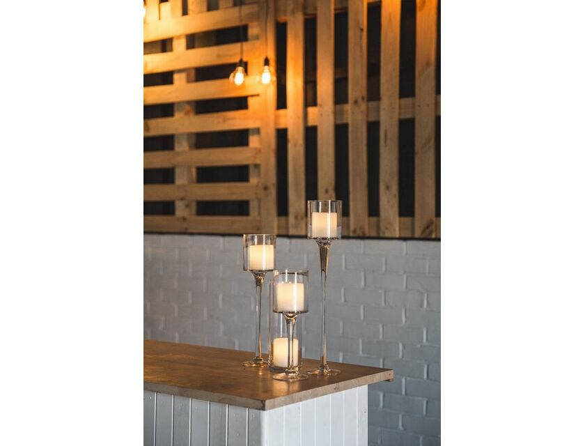 White Deluxe Bar