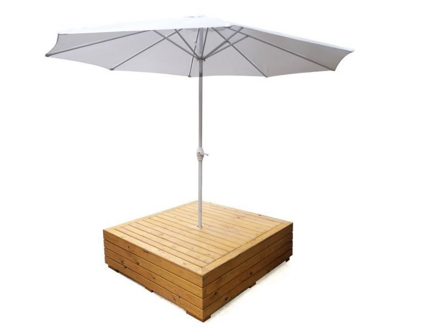 Pallet Lounge with Umbrella